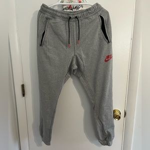 Men’s Nike Joggers. Size large. Grey.